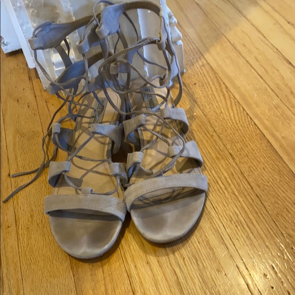 Steve Madden strapping Sandals